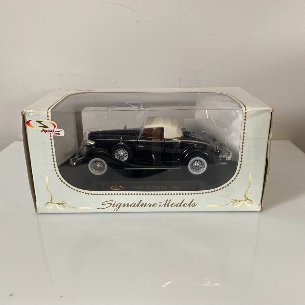 Signature Series 1935 Auburn 851 Die Cast Model New In Box / Sealed